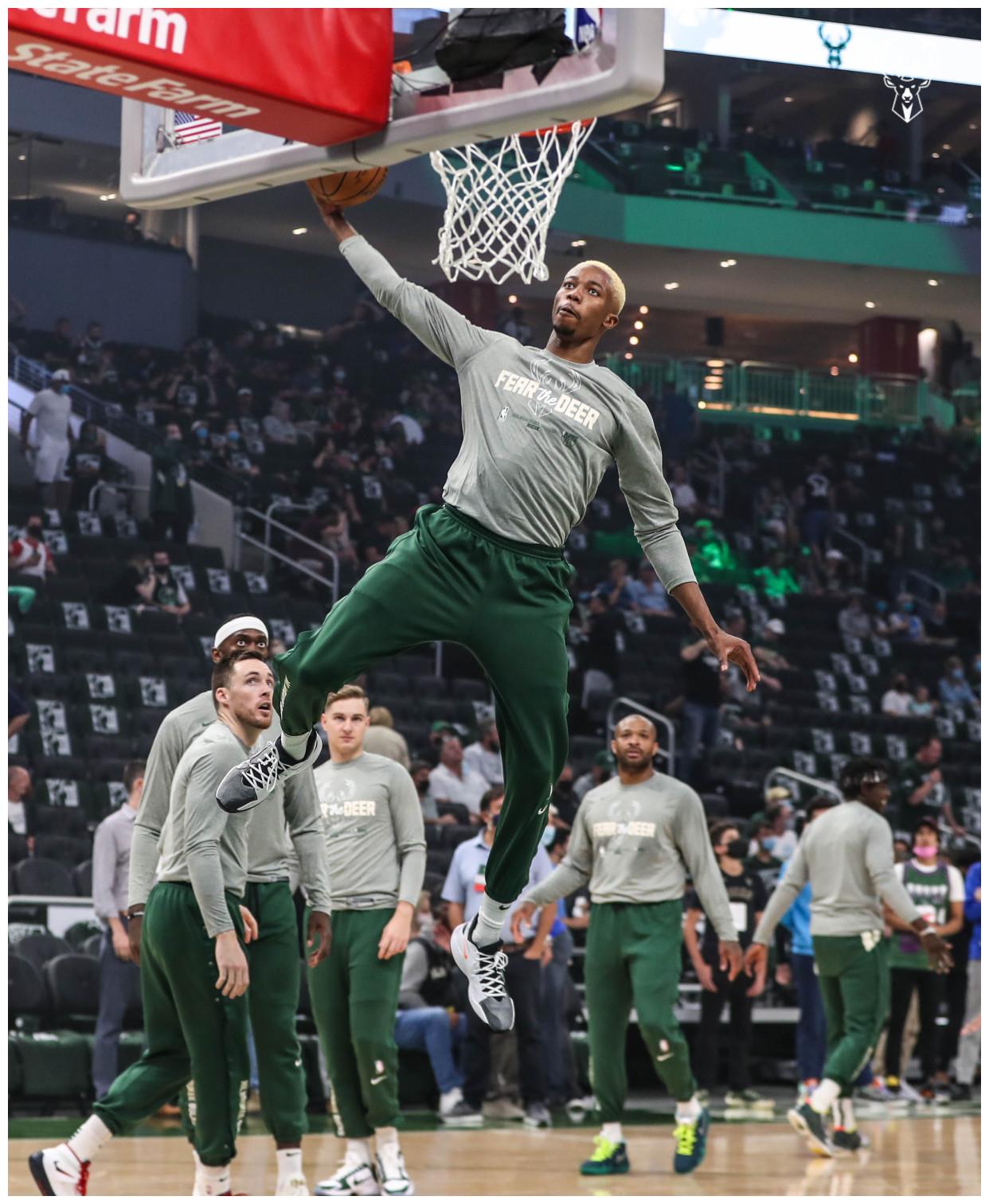 雄鹿NBA直播全程高清在线观看无插件实时同步比赛动态