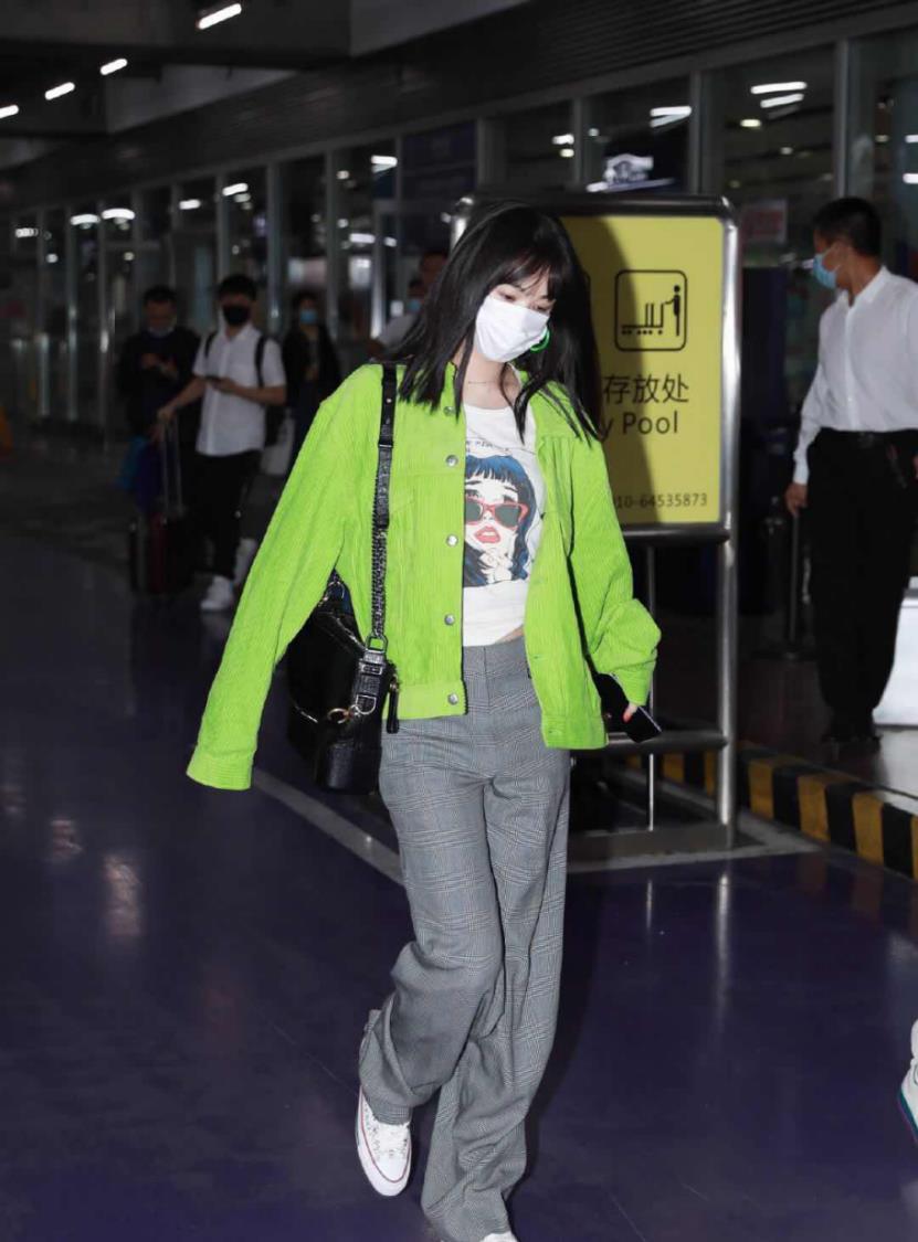 上年纪女人怎么穿学学李菲儿的减龄穿搭甜度爆表