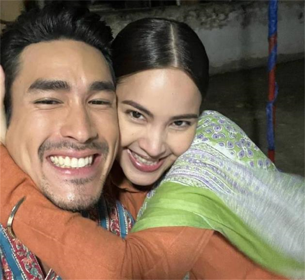 泰星nadech晒和女友亲密合影直言忍不住想去抱yaya