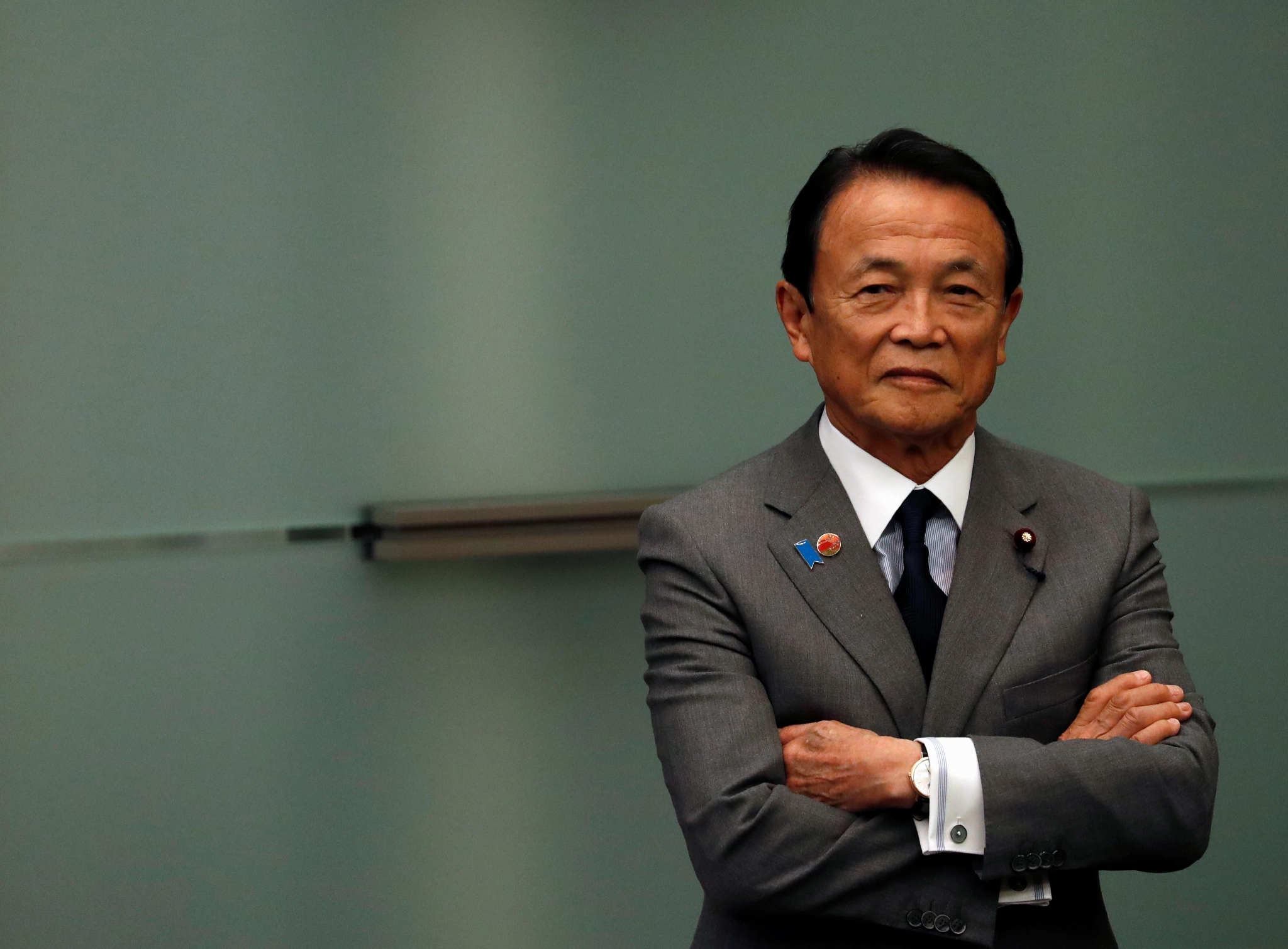 日本开始独当一面,因为"长大"了|麻生太郎|俄罗斯|岸田文雄_新浪新闻