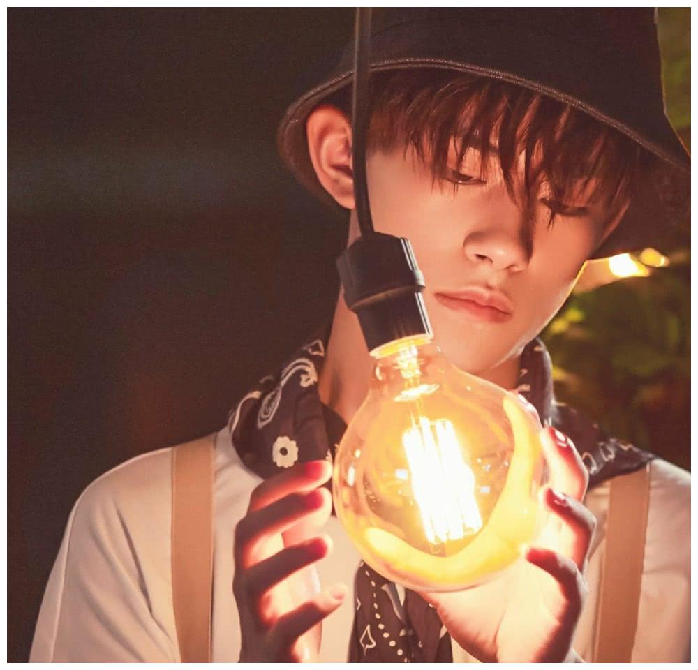 tfboys头像·四叶草留言:世界上最美的场合,莫不过于橙海__财经头条