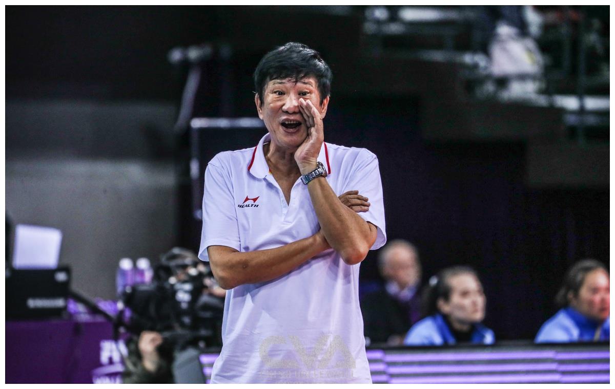 专访恒大女排主帅方岩:管理让队员舒服最重要 多送球员留洋打球