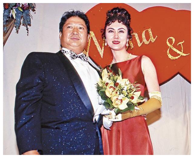 洪金宝的两妻四子,虽籍籍无名,但反观师弟成龙的儿女,也算赢家|洪天祥