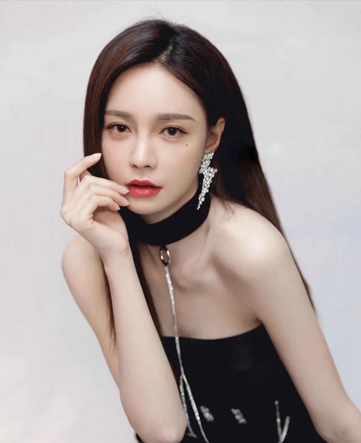 娱乐明星沈梦辰写真:魅力时尚,气质出众!