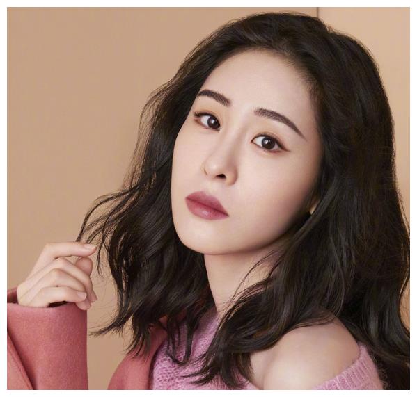 花花张碧晨,他们的女儿正脸照曝光,几乎是一比一复刻华晨宇__财经头条