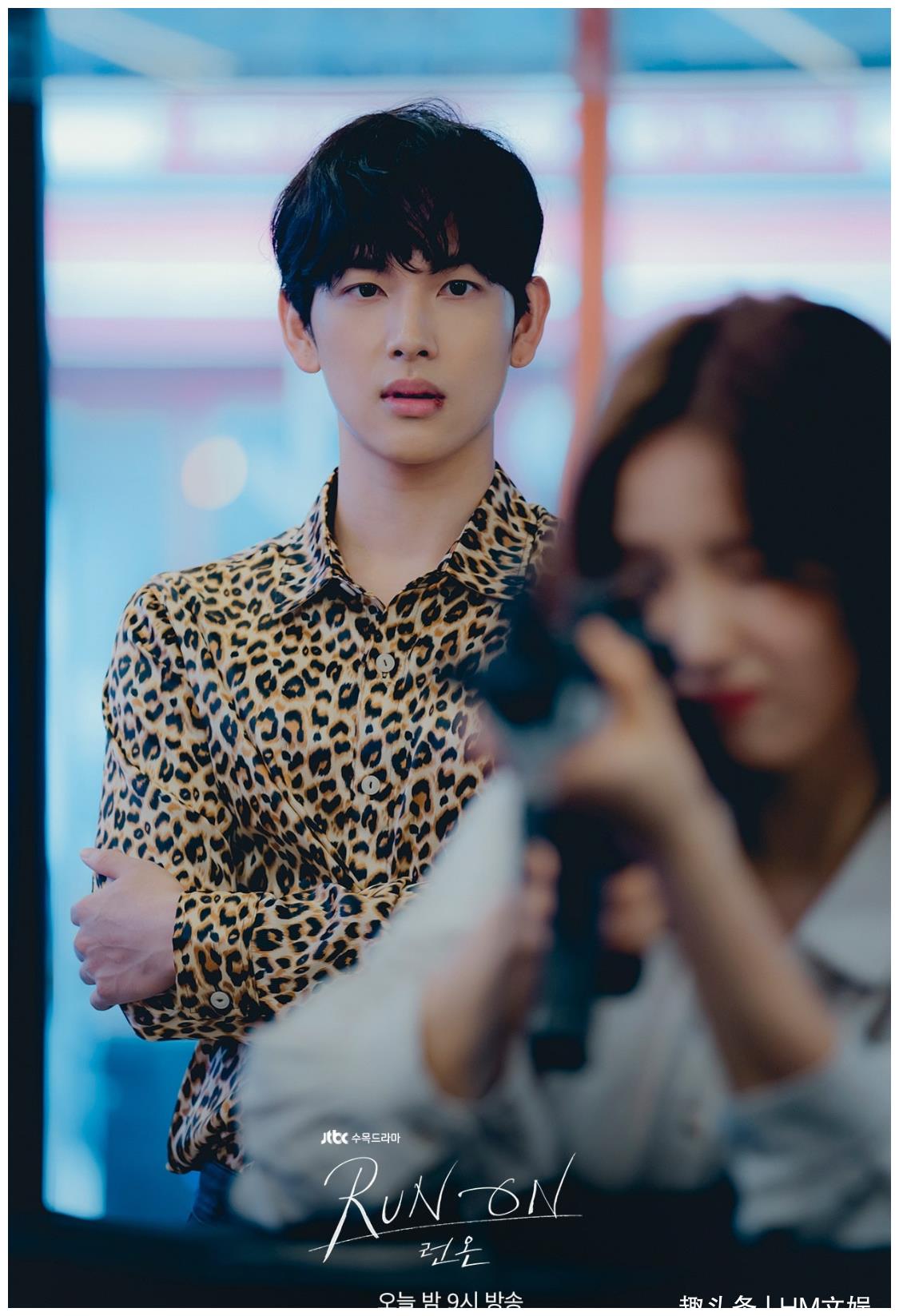 申世景在runon剧中尽力理解任时完的内心世界