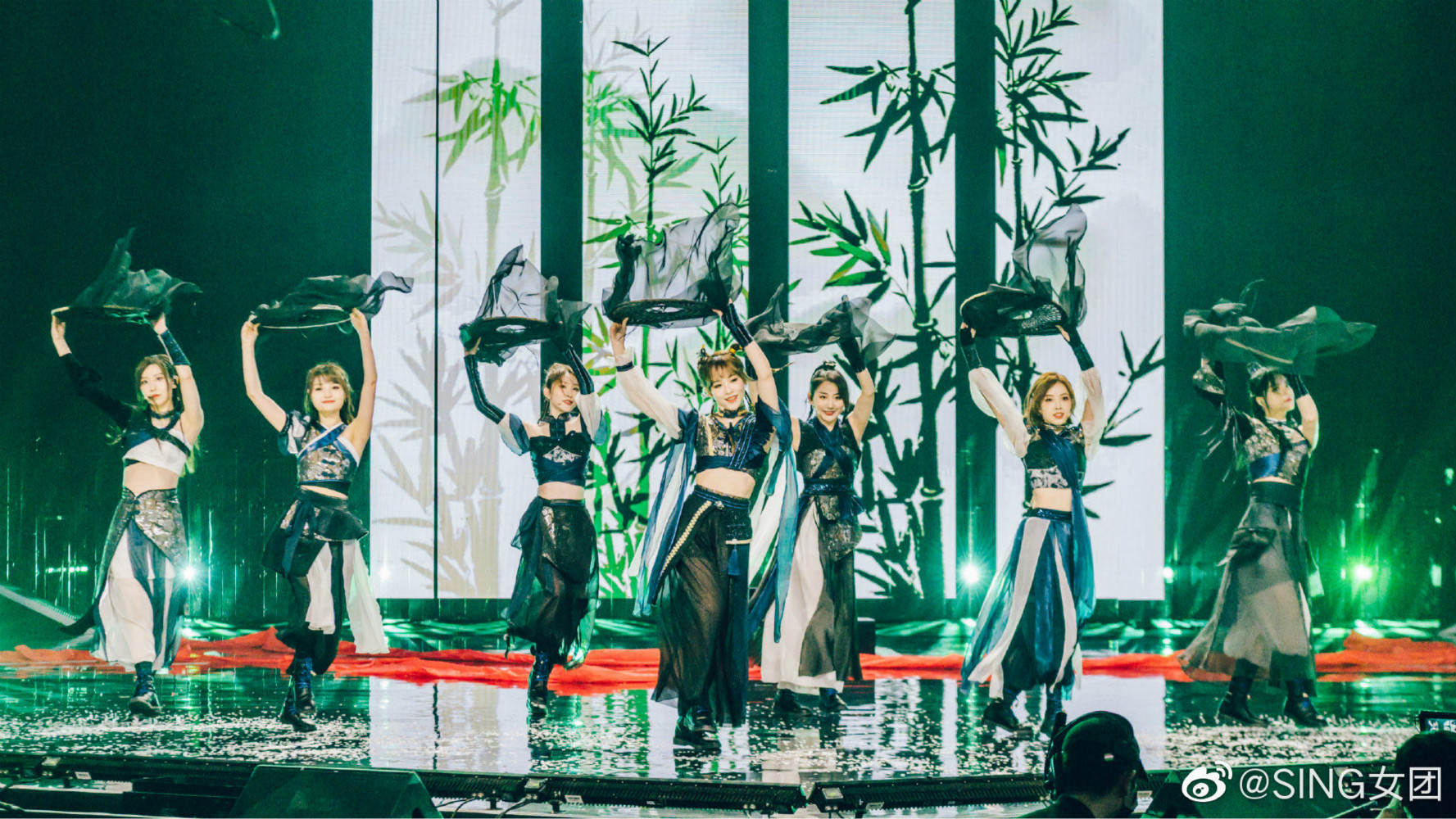 炙热的我们团战触发sing女侠风大碗宽面闯江湖