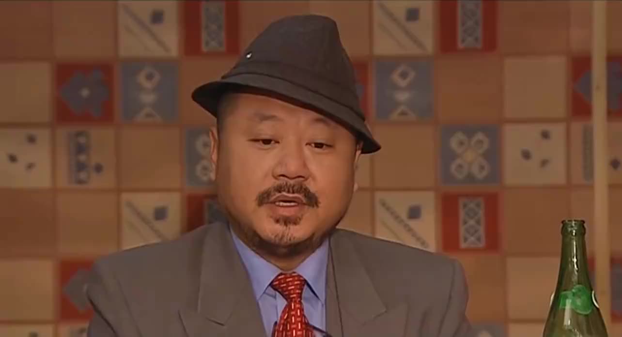 药匣子请女徒弟喝酒,刚见面就吟诗作赋,女徒弟听完就喊李哥