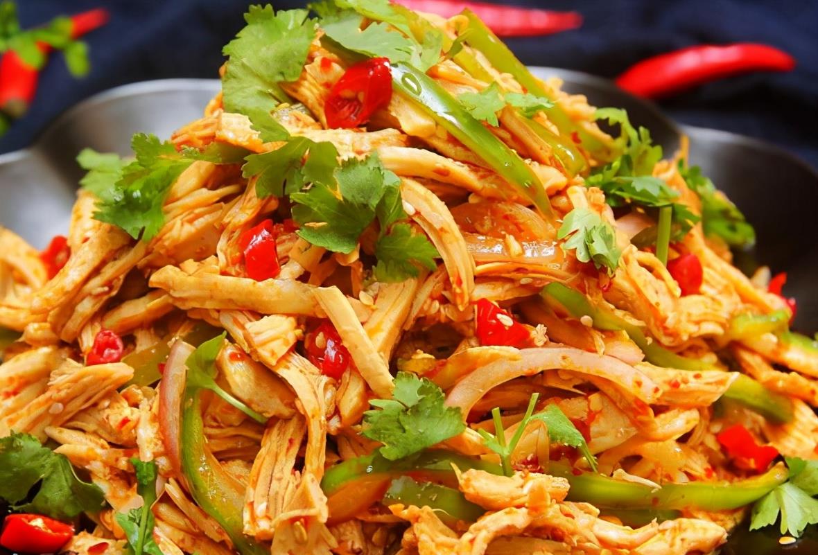 手撕麻椒鸡,酸辣可口,做法简单很多人适宜,好吃还下饭