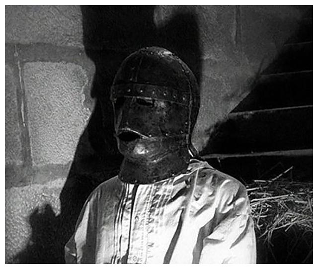 法国传说神秘铁面人被秘密囚禁34年逝世后世上再无其痕迹