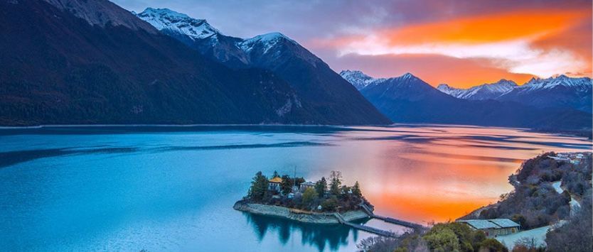 【巴松措最佳旅游季节】翔宇管家了解到,每年的春季和