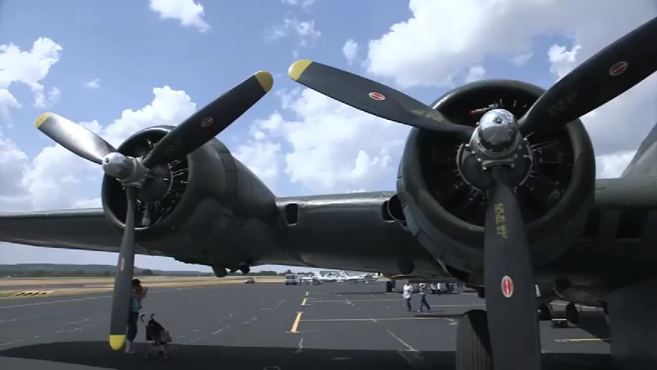 二战空中明星"飞行堡垒"b17轰炸机
