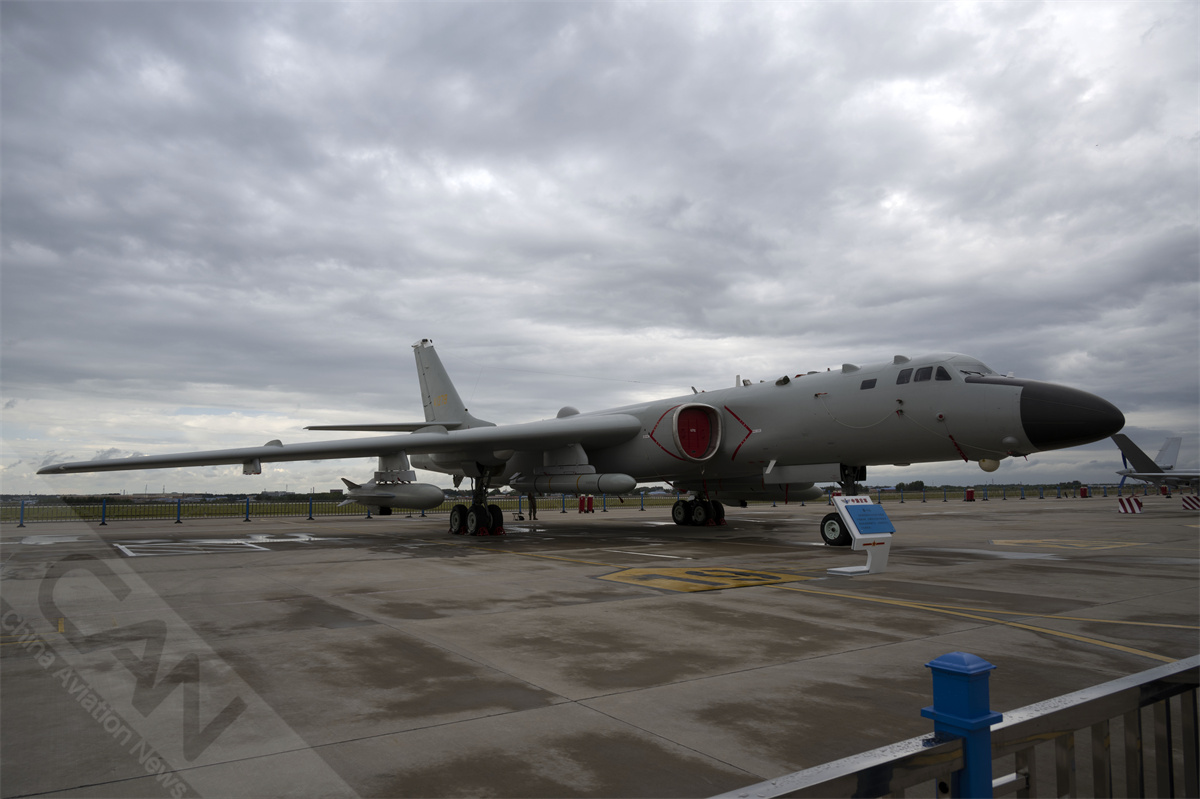 2022年空军航空开放活动暨长春航空展轰6k静展__财经头条