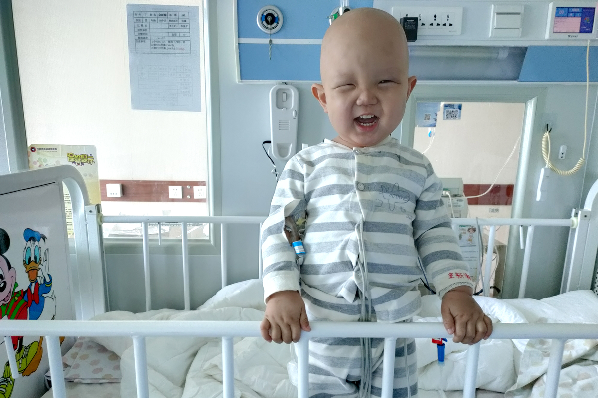 1岁半幼童患癌,爸爸在医院门口站一夜,说那是人生中的至暗时刻休闲区蓝鸢梦想 - Www.slyday.coM 1岁半幼童患癌,爸爸在医院门口站一夜,说那是人生中的至暗时刻休闲区蓝鸢梦想 - Www.slyday.coM