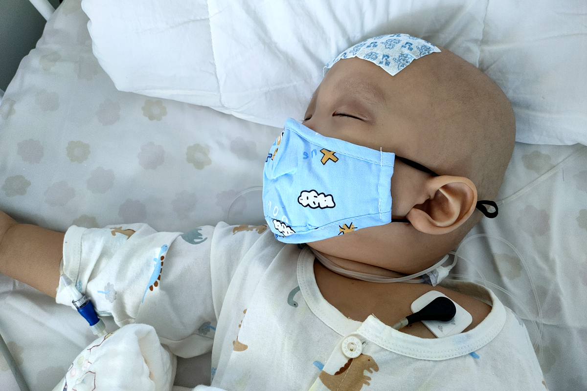 1岁半幼童患癌,爸爸在医院门口站一夜,说那是人生中的至暗时刻休闲区蓝鸢梦想 - Www.slyday.coM 1岁半幼童患癌,爸爸在医院门口站一夜,说那是人生中的至暗时刻休闲区蓝鸢梦想 - Www.slyday.coM