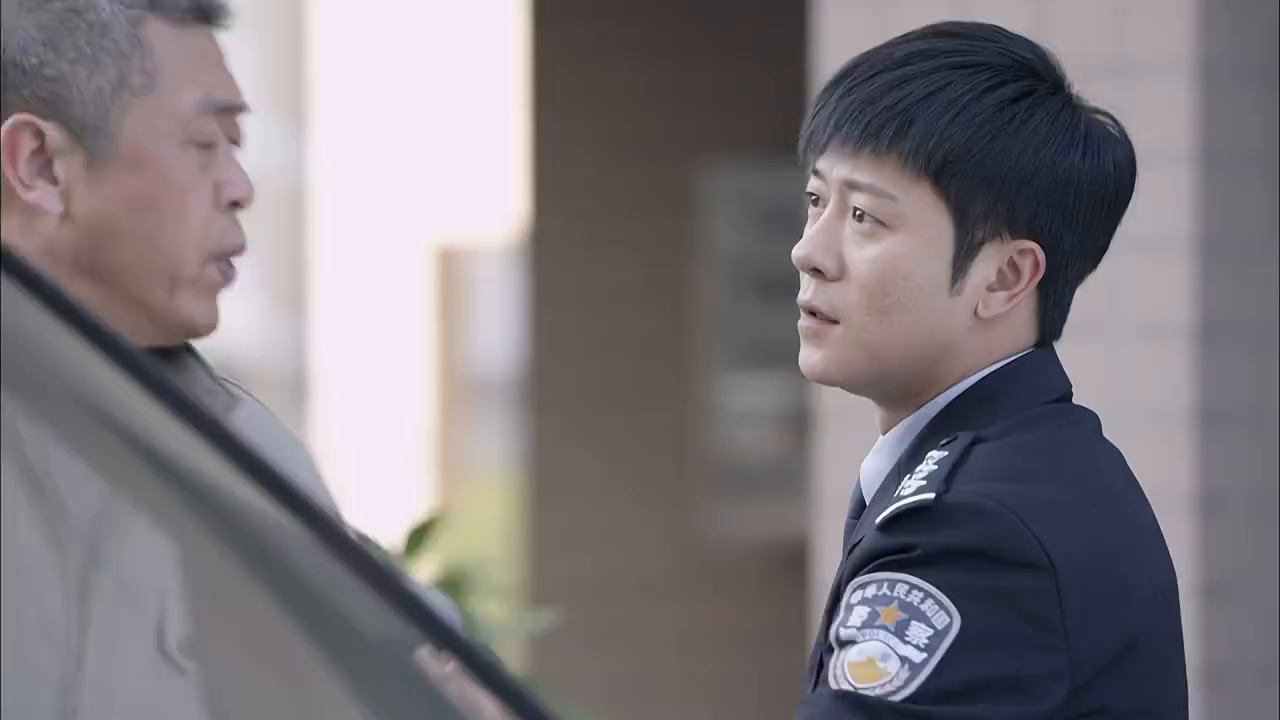 江城警事:张言找温长发,没想到莫名出现两个小混混,瞬间懵了