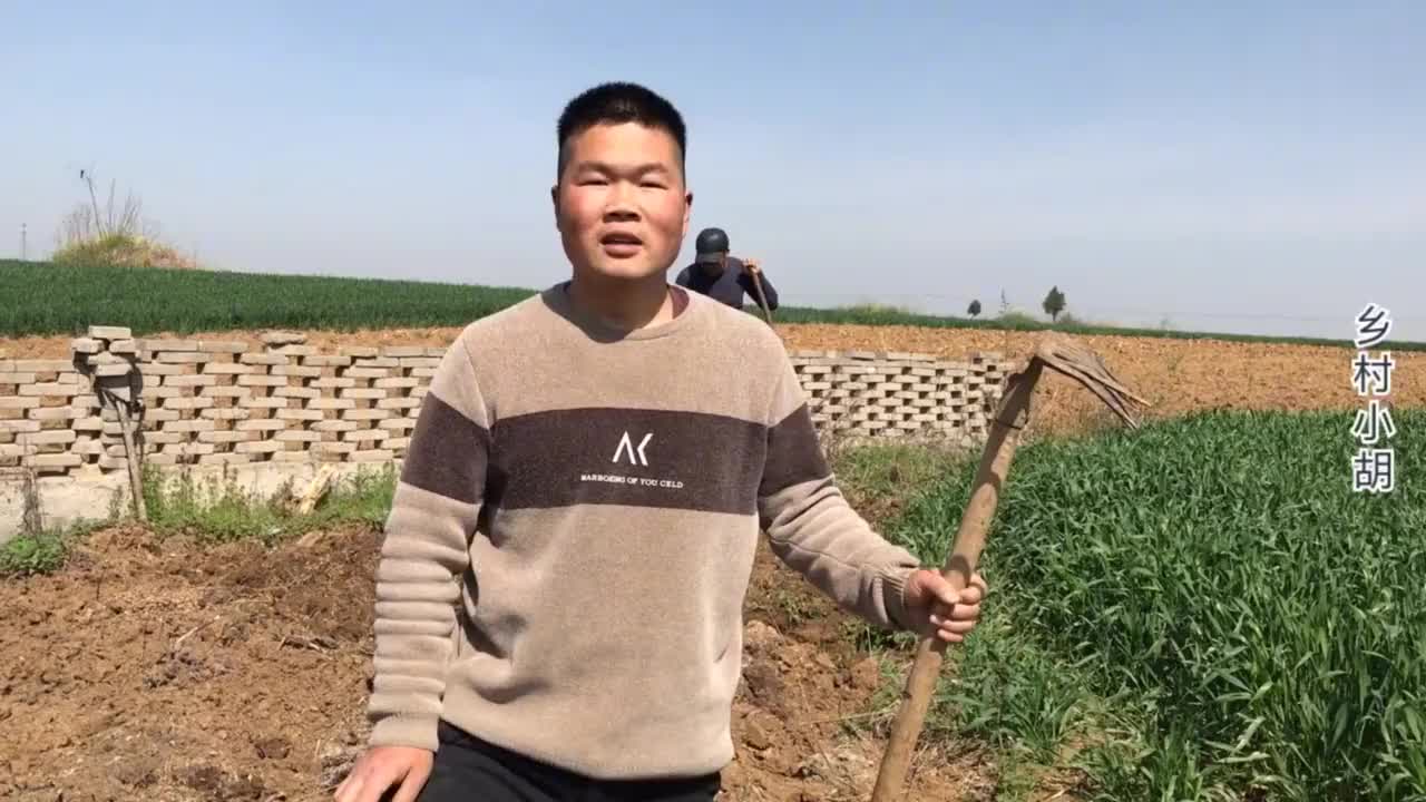 "80后"小伙创业做怀旧系男装,自主设计几十套,卖到国内外!