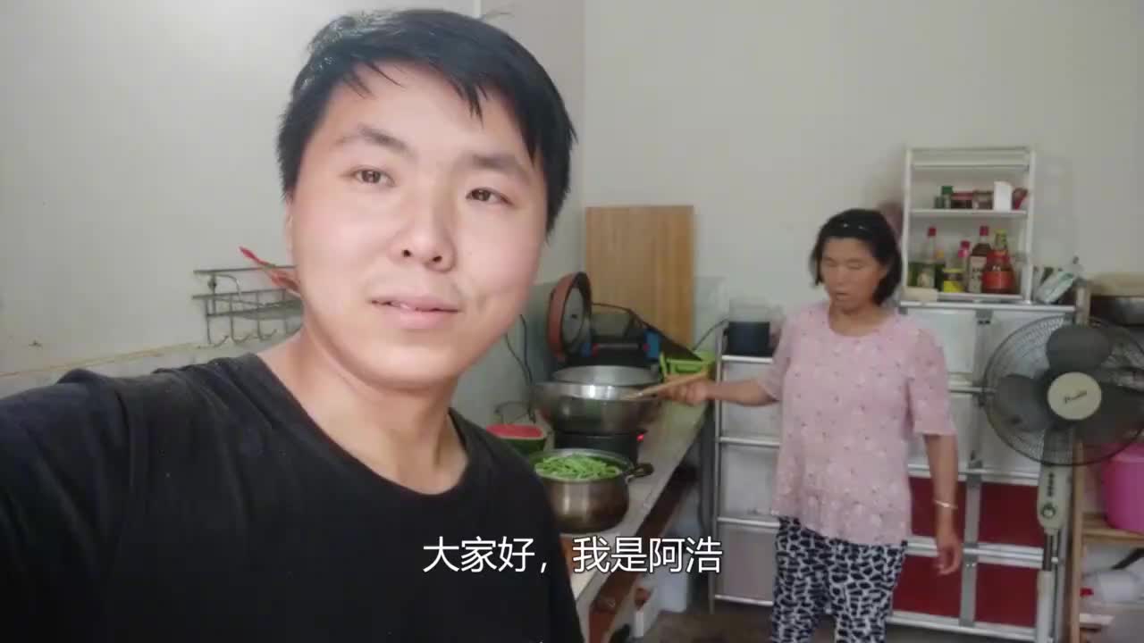 03:41 小董给媳妇炖鱼汤补身体,再配奢华版麻芝豆角…… 03:58 孙女