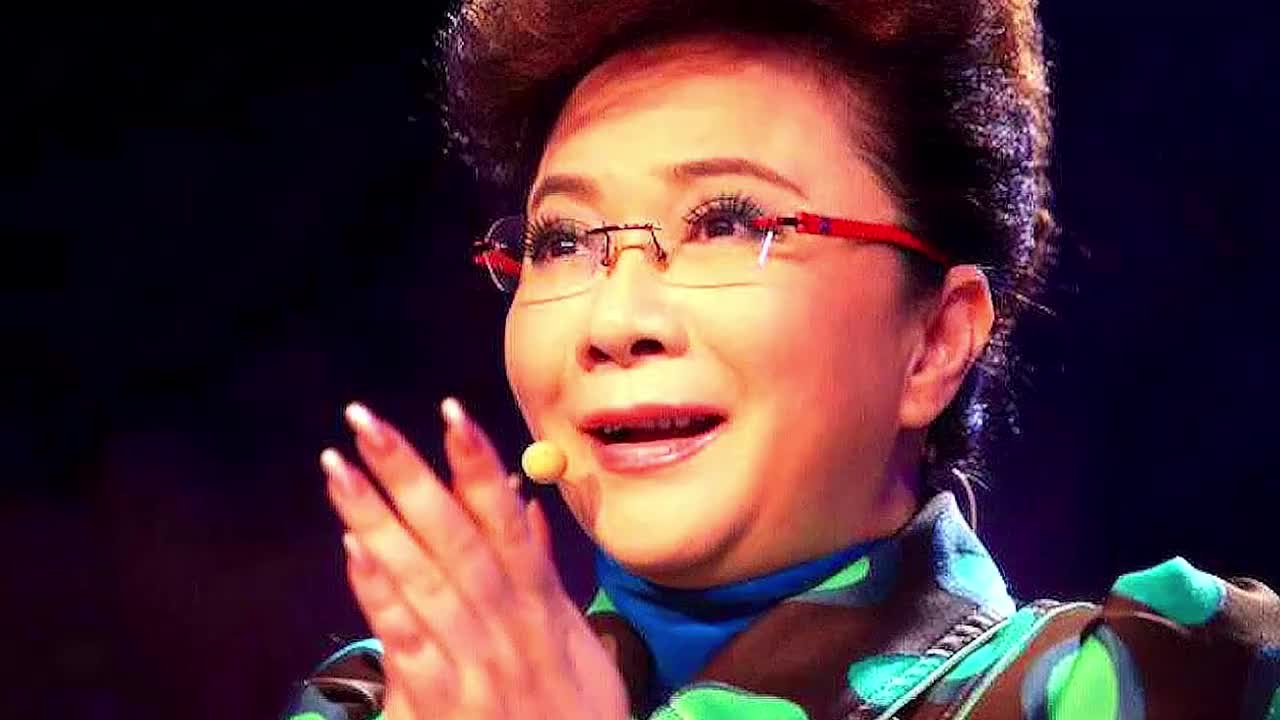 收藏超清点赞分享 10:33 小品:郭达给领导送礼,之后蔡明也来送礼