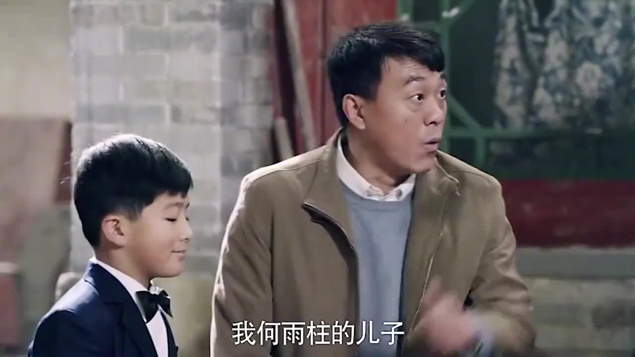 情满四合院:傻柱有后了,跑许大茂门前嘚瑟:这是我傻柱的儿子