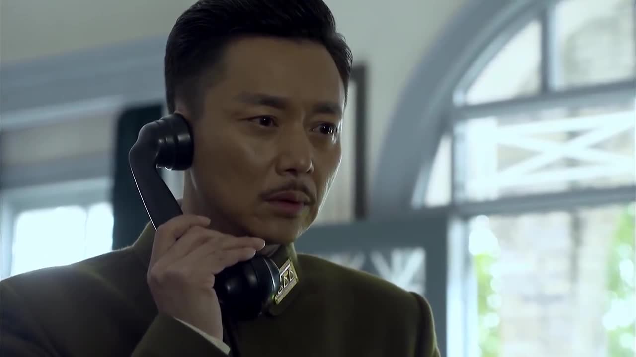 伪装者:毒蜂察觉补给车有蹊跷