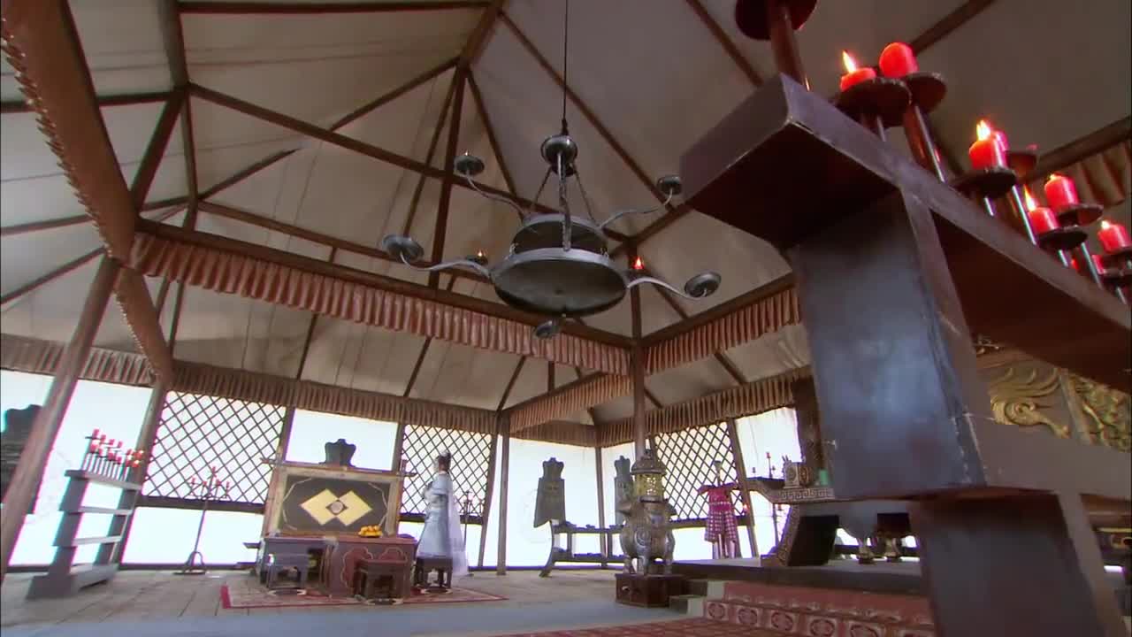 美人急匆匆回来,刚进营帐里边,就让丁山召集所有将士