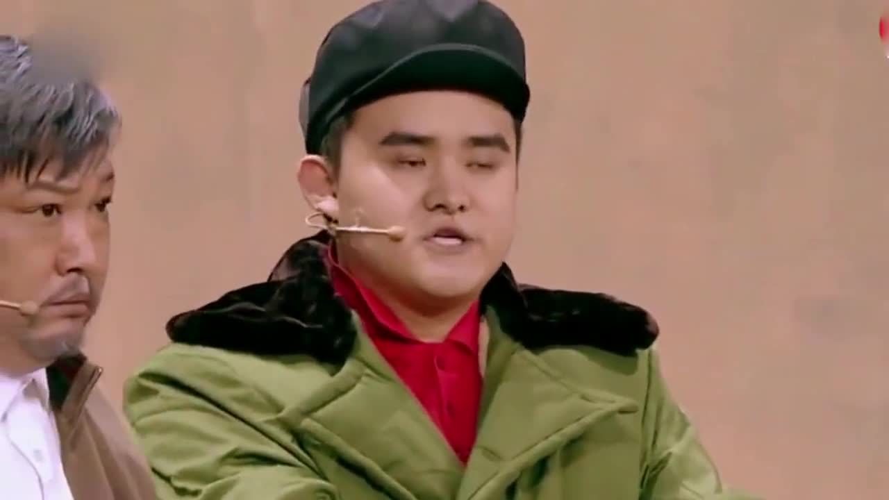 贾冰:你上班咋迟到了,员工:堵车了,贾冰:堵你的是二氧化碳