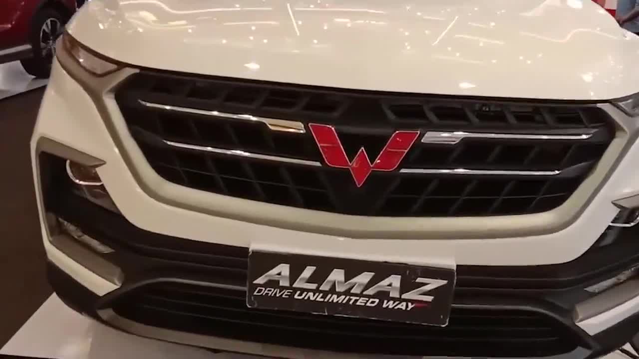 国产七座神车,2020款五菱宏光almaz亮相大商场,看到配置心动了