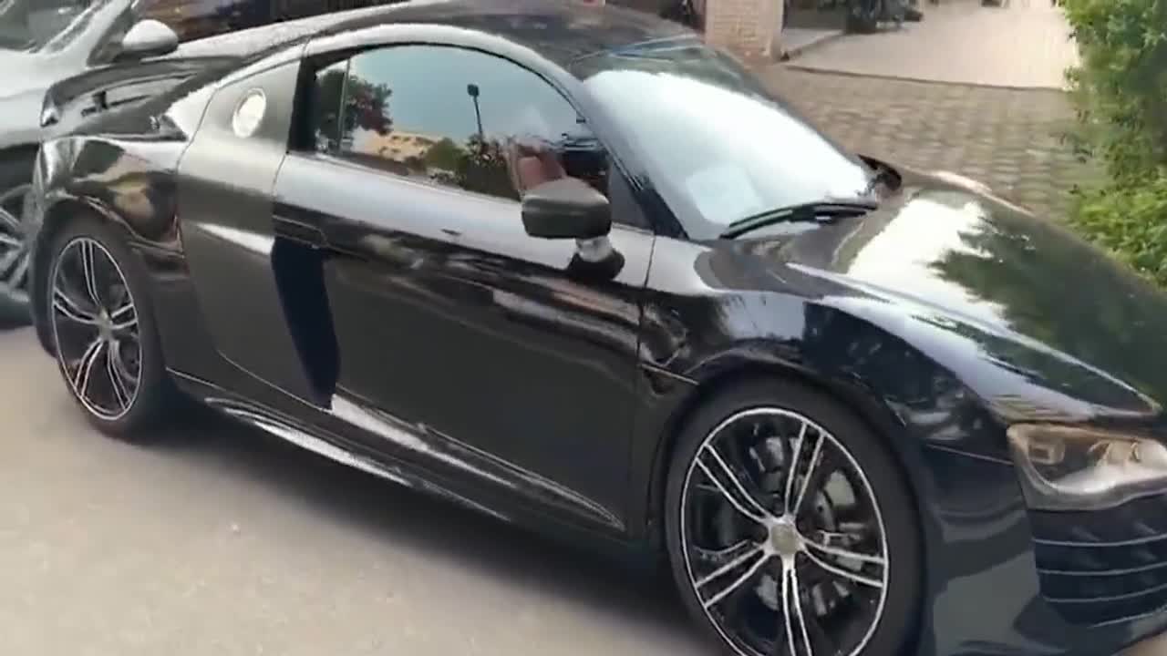 黑武士奥迪r8屁股太迷人