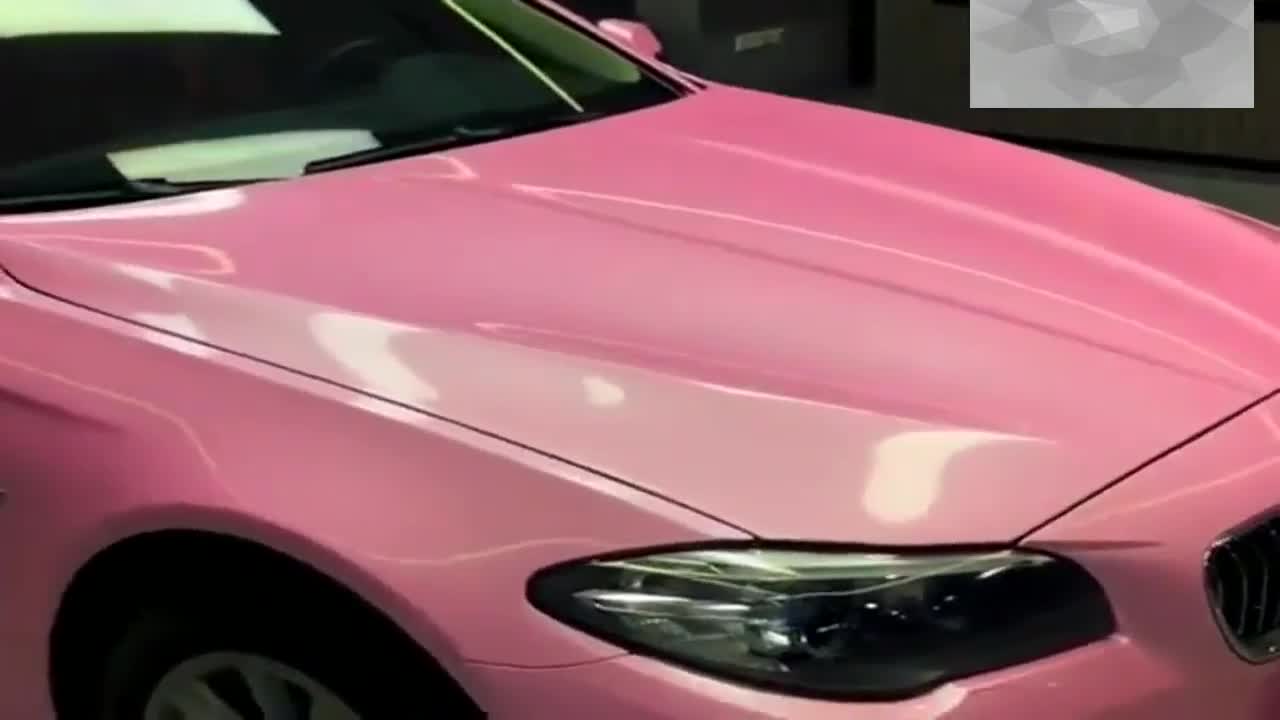 小姐姐开的豪车粉色宝马颜色罕见外观大气优雅太漂亮了