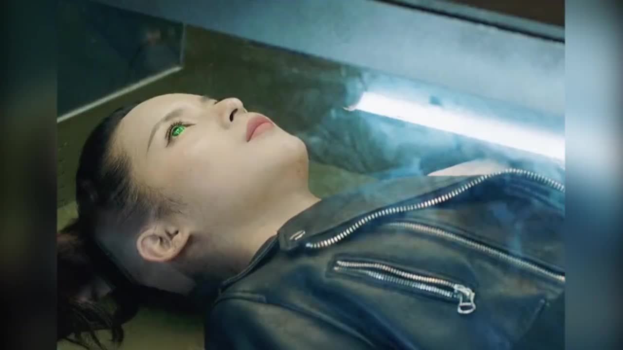 你好安怡有意识的芯机人就跟人类一样是有感情的