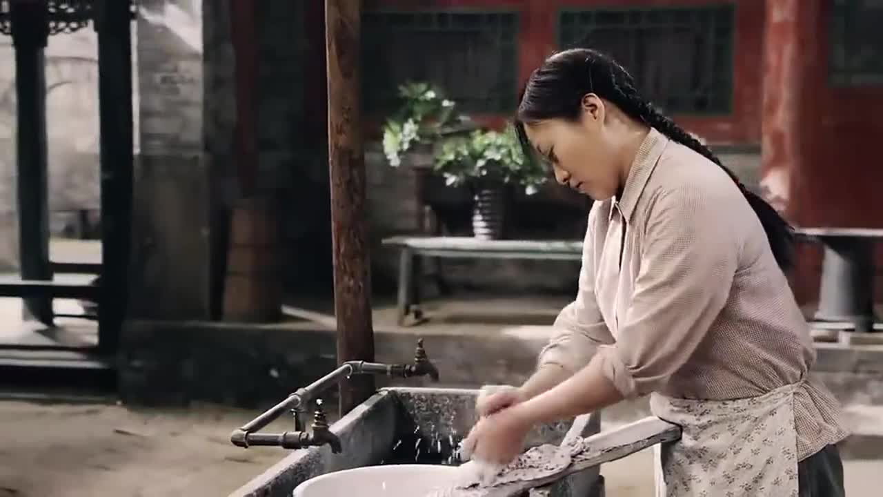 情满四合院雨水得知傻柱要和娄晓娥结婚让她甚是吃惊