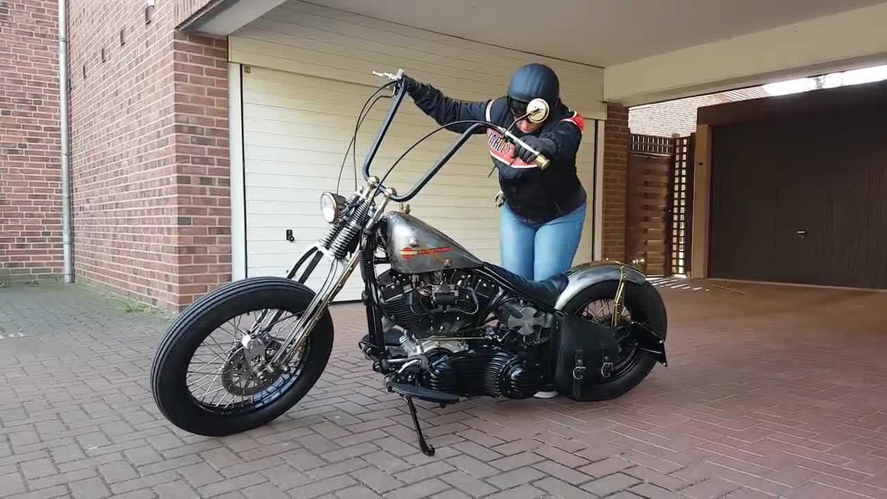 想要发动一辆老哈雷真是太费劲了