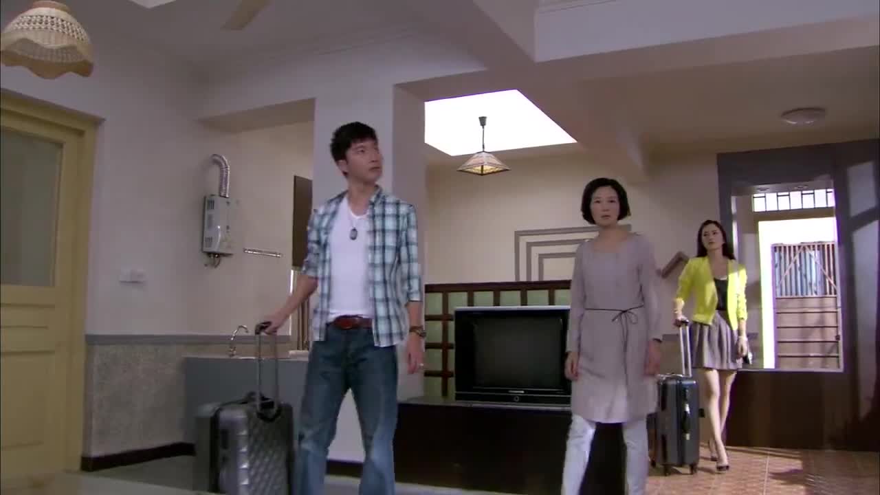 家里破产多美带着老妈住破出租屋南迪得知心疼坏了