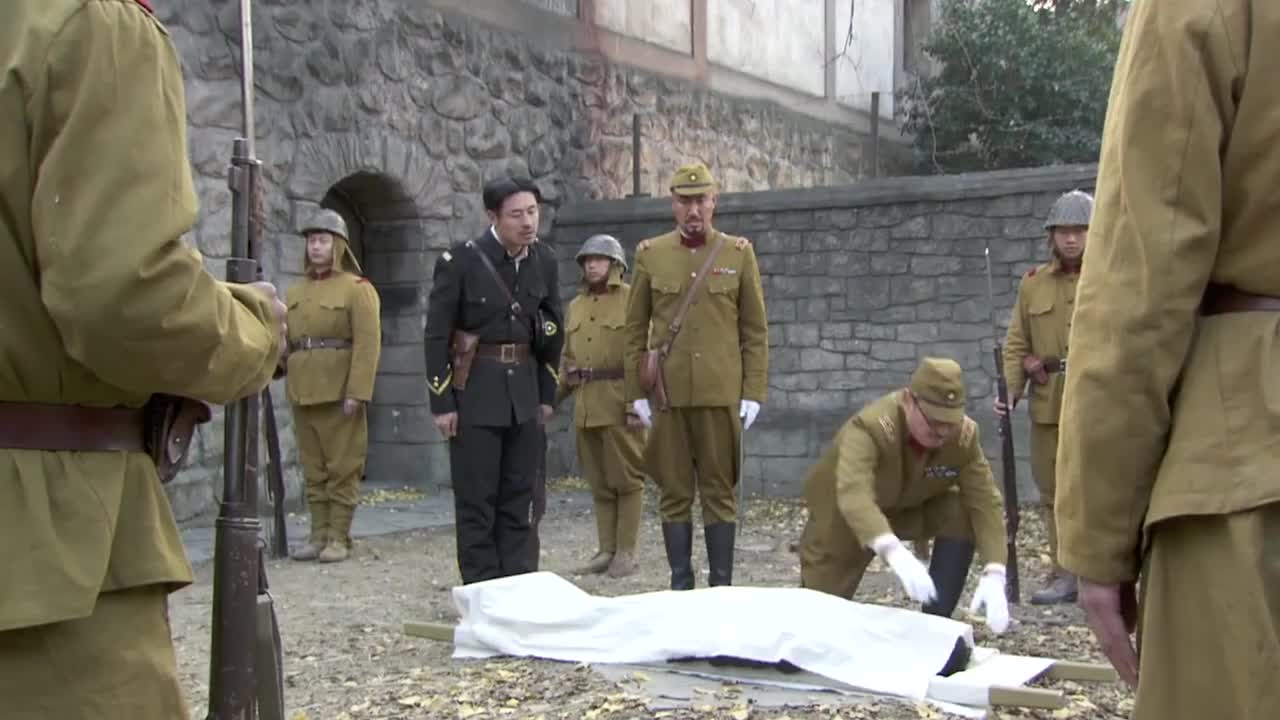 杀寇决小静刚和上面接头就被汉奸告密