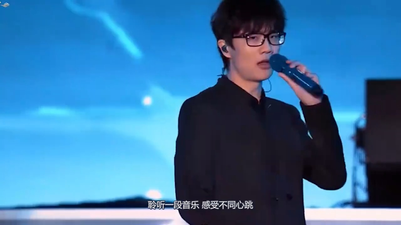 国家队唱功有多稳？雷佳全开麦献唱《人世间》，开口简直稳如CD