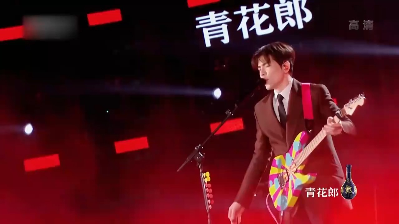 萧敬腾舞台太费吉他了！弹唱《热爱生命》，感受旺盛的生命力