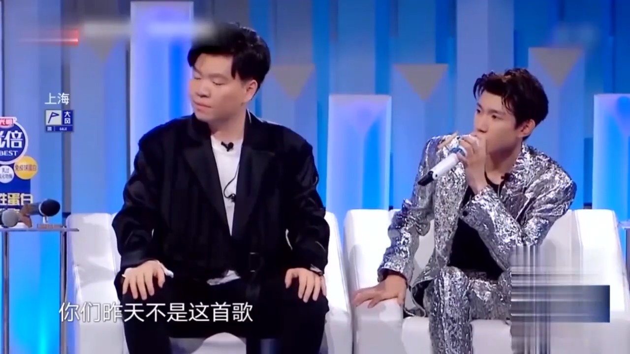 经典歌曲《飘雪》，难倒了张信哲容祖儿，令人意想不到