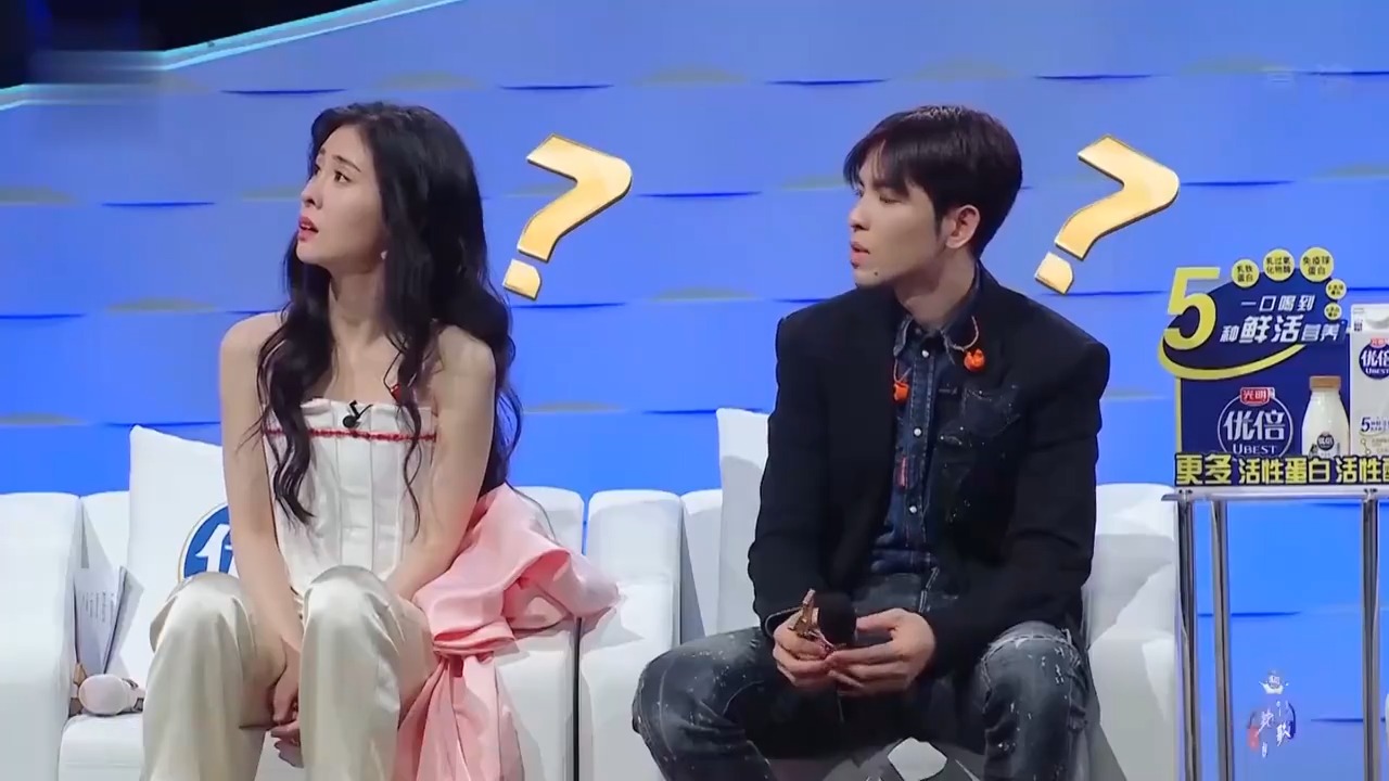 杨千嬅要离开舞台，留下周兴哲一人，觉得挺不好意思