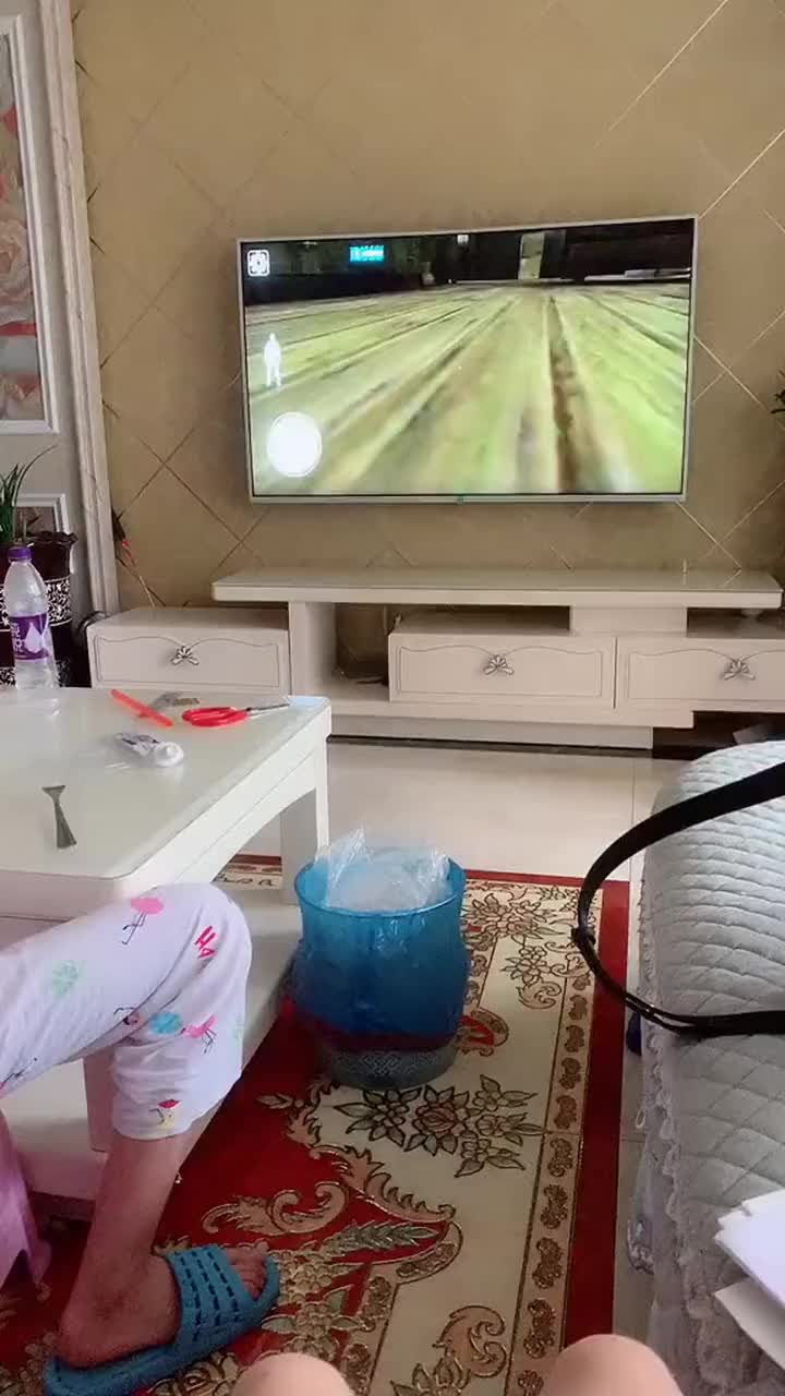 人家凭实力看电视凭业绩吃零食涨姿势了