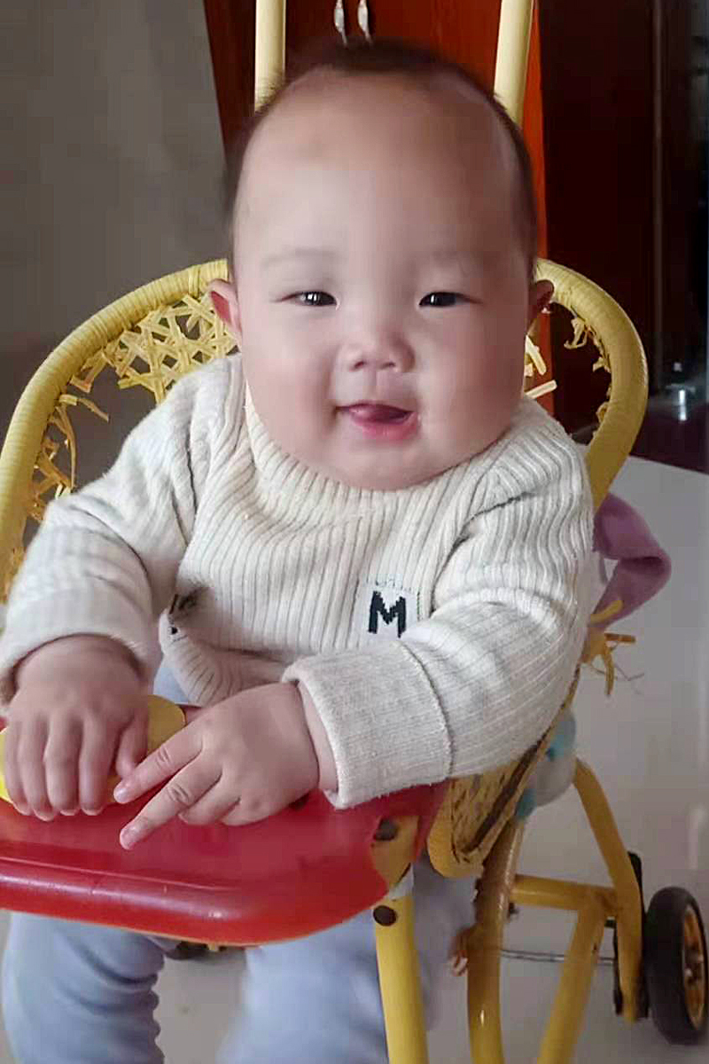 1岁半幼童患癌,爸爸在医院门口站一夜,说那是人生中的至暗时刻休闲区蓝鸢梦想 - Www.slyday.coM 1岁半幼童患癌,爸爸在医院门口站一夜,说那是人生中的至暗时刻休闲区蓝鸢梦想 - Www.slyday.coM