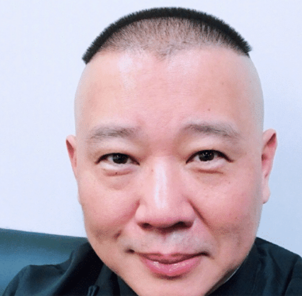 相声界"头"把交椅:郭德纲坐左边,于谦的位置就是"天下第二"