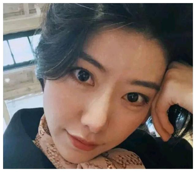 据了解,susie wu今年32岁,是上海的知名爵士女伶,国际著名爵士演唱