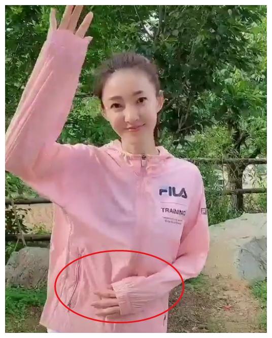 王丽坤跳舞时一直捂着肚子,刚开始不理解,最后真相扎心万千网友