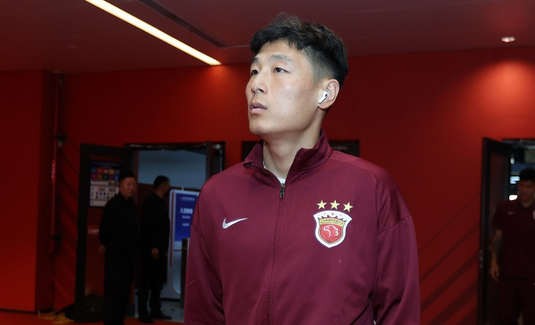 国足首发定6人？武磊回归，归化有3人，王钰栋最值得期待