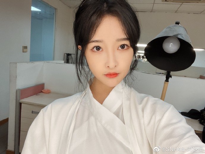 美女艺人snh48-刘姝贤迷人美照欣赏好看