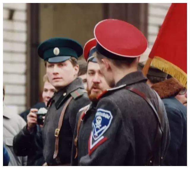 72年后,"白军"又回到莫斯科.