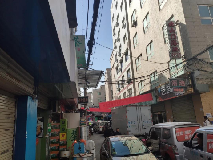 以十四运为契机,现在西安各区都开始了轰轰烈烈的拆迁行动,北,南山门