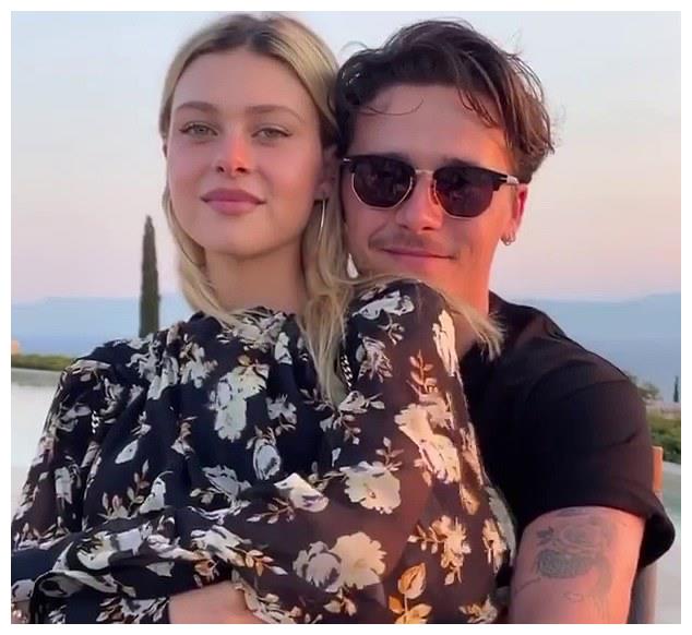 布鲁克林和未婚妻亮相机场,婚礼再推迟,花花公子是否会变心