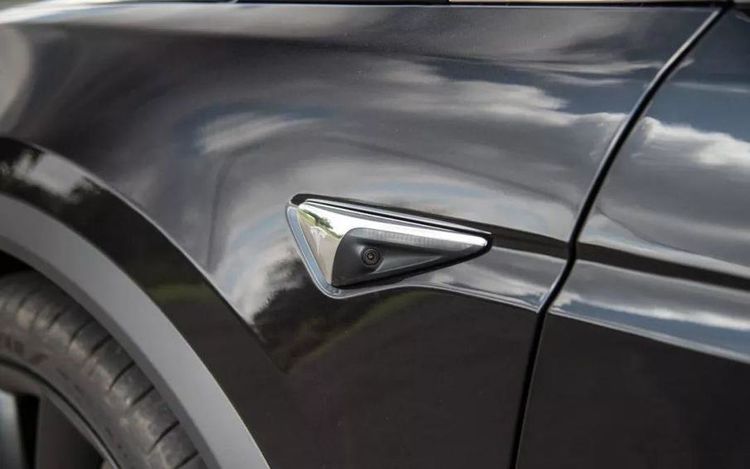 清晰度远超预期特斯拉车内摄像头视频画面曝光